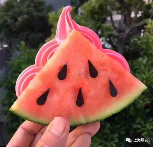 网红青蛙吃瓜,揭秘网络红人的幕后生活 第2张 网红青蛙吃瓜,揭秘网络红人的幕后生活 第2张