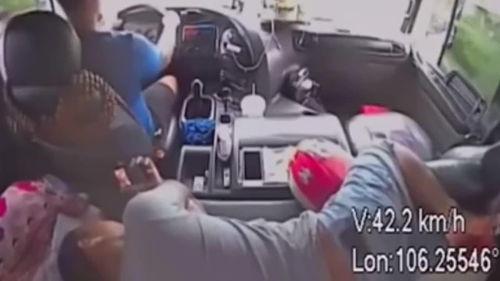 爆料卡车司机视频,揭秘运输行业背后的真相  第3张